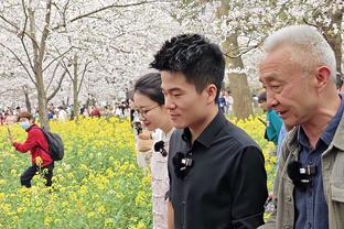 曼晚：曼联生鸡肉事件中绝大部分肉未被检查生熟，不适合人体食用